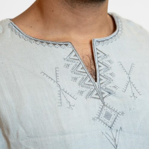 Chemise Traditionnelle en Lin avec Broderies