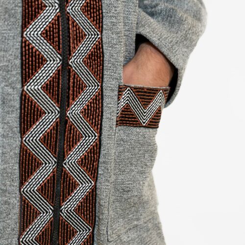 Veste en Laine à Capuche et Broderies Ethniques