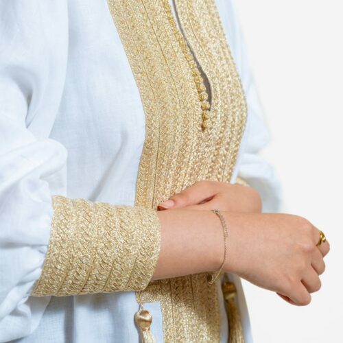 Caftan Long en Tissu Blanc et Ornementations Brodées